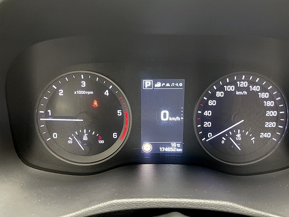 Hyundai Tucson 8 of 18