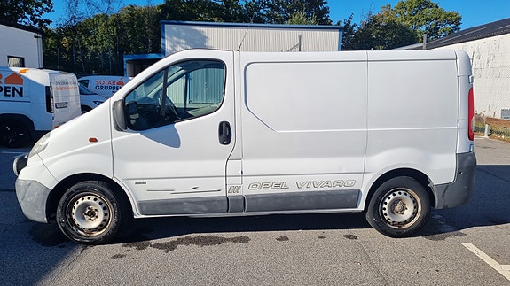 Opel Vivaro 2 of 7
