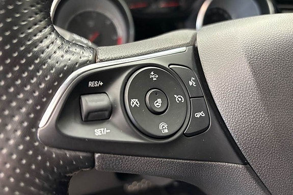 Opel Insignia 7 of 16