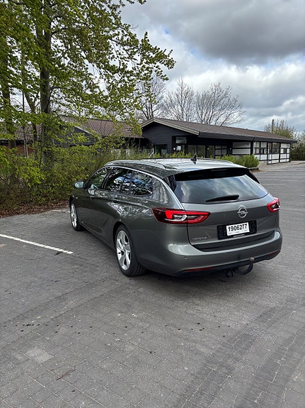 Opel Insignia 3 of 16