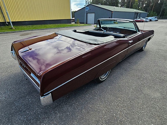 Pontiac Catalina 5 of 11