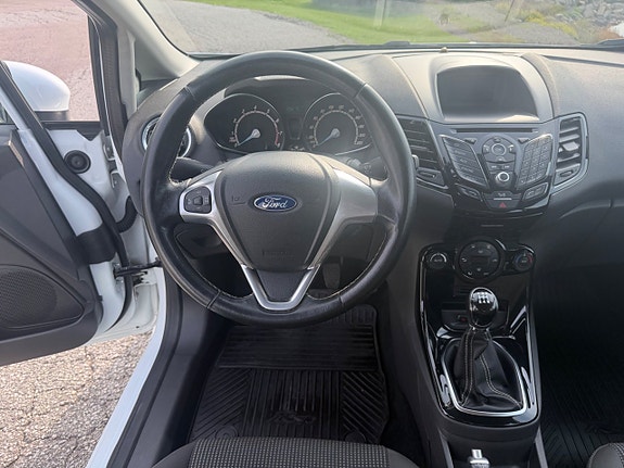 Ford Fiesta 7 of 15