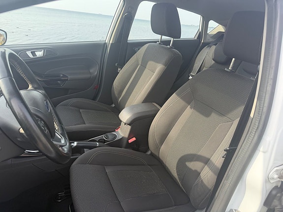 Ford Fiesta 9 of 15