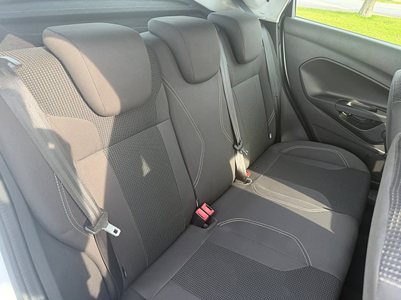 Ford Fiesta 12 of 15