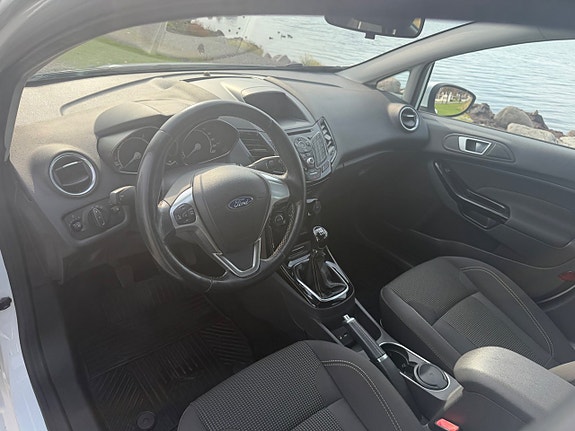 Ford Fiesta 8 of 15