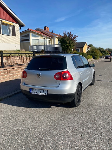 Volkswagen Golf V 4 of 7