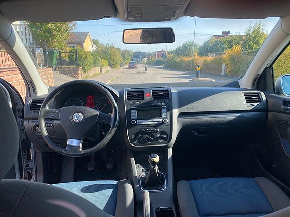 Volkswagen Golf V 2 of 7