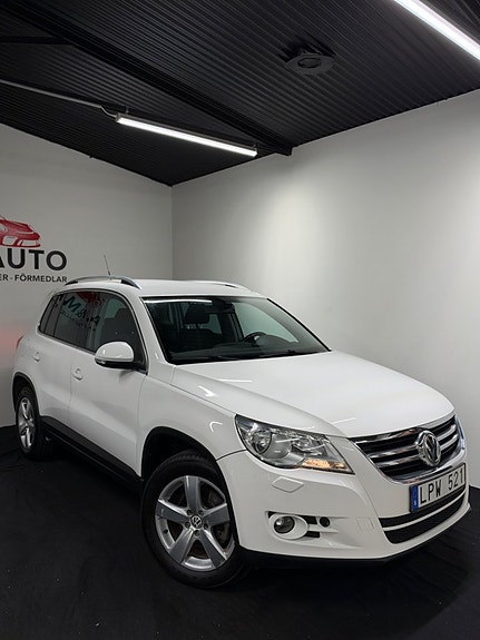 Volkswagen Tiguan 3 of 21