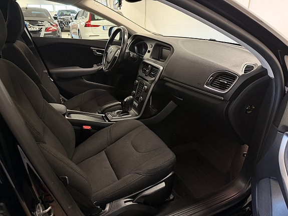 Volvo V40 7 of 8