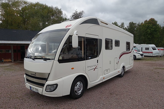 Eura Mobil I 710 QB Queensbed/Taksäng 4 of 27