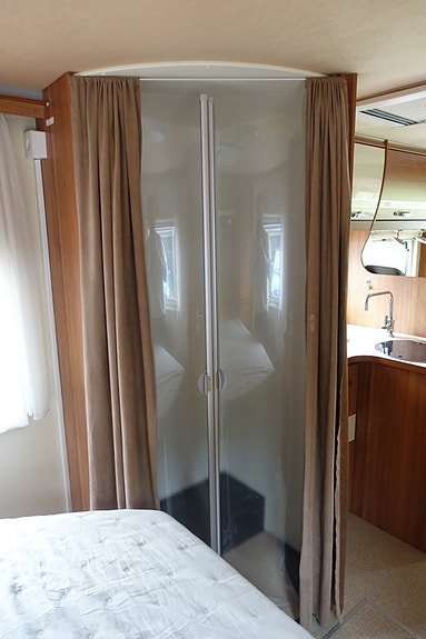 Eura Mobil I 710 QB Queensbed/Taksäng 25 of 27