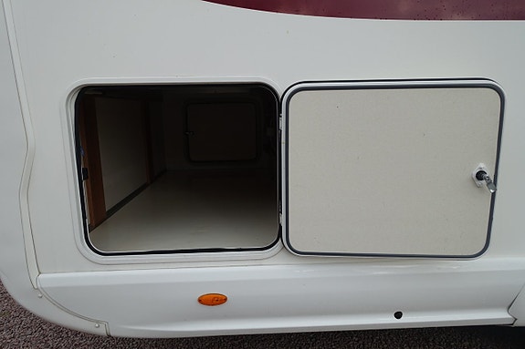 Eura Mobil I 710 QB Queensbed/Taksäng 6 of 27