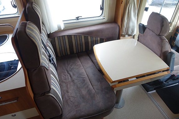 Eura Mobil I 710 QB Queensbed/Taksäng 11 of 27