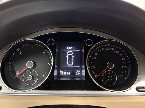 Volkswagen Passat Alltrack 6 of 12