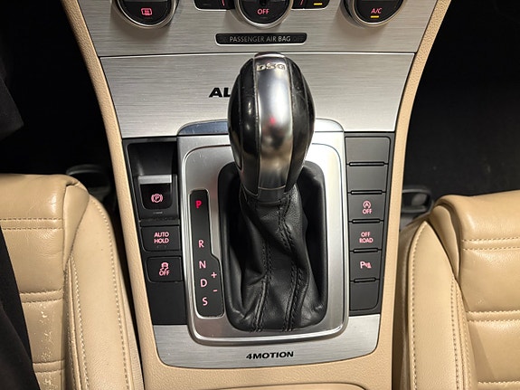 Volkswagen Passat Alltrack 9 of 12
