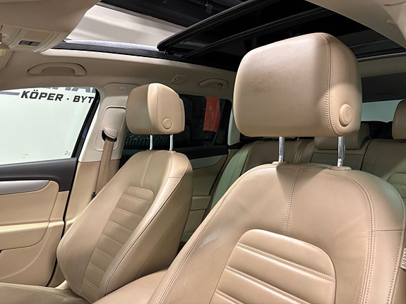 Volkswagen Passat Alltrack 11 of 12