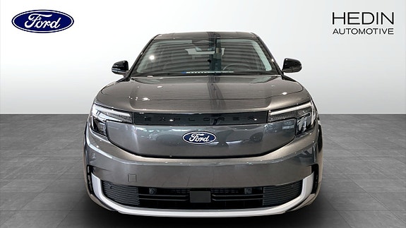Ford Explorer 8 of 9
