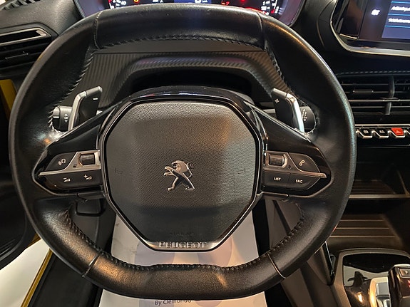 Peugeot 208 18 of 21