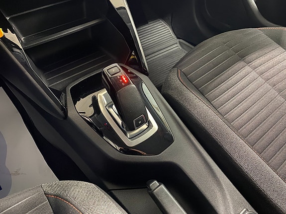 Peugeot 208 17 of 21
