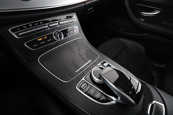 Mercedes-Benz E 220 d 23 of 30