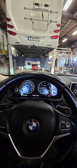 BMW X5 18 of 18