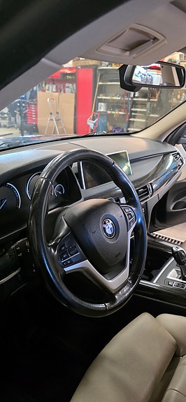 BMW X5 17 of 18