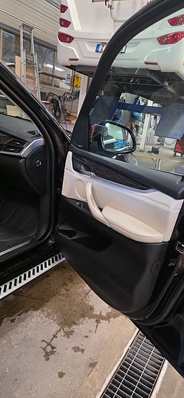 BMW X5 8 of 18