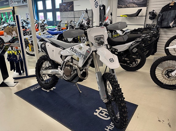 Husqvarna FE 350 PRO 2 of 3
