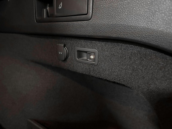 Volkswagen Passat 13 of 22