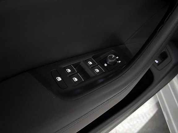 Volkswagen Passat 15 of 22