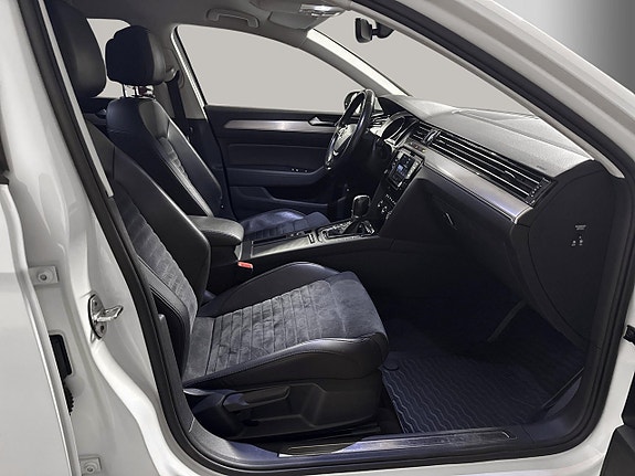Volkswagen Passat 9 of 22