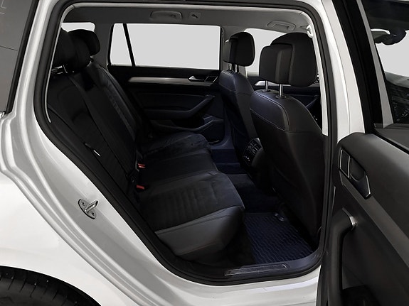 Volkswagen Passat 11 of 22