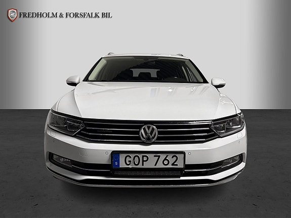 Volkswagen Passat 7 of 22