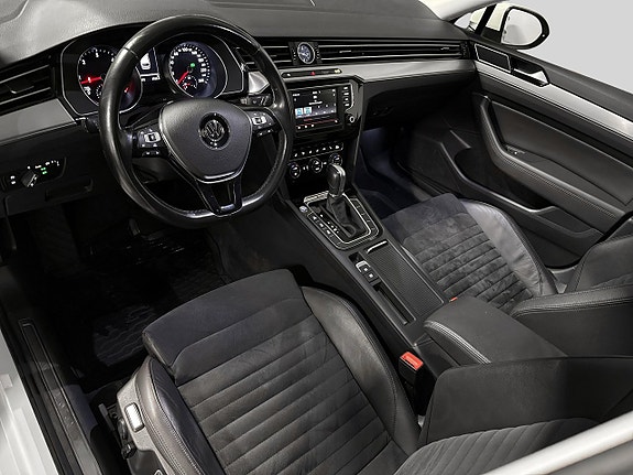 Volkswagen Passat 8 of 22