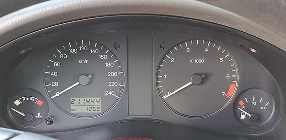 Ford Galaxy 9 of 12