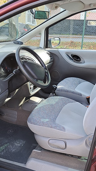 Ford Galaxy 8 of 12