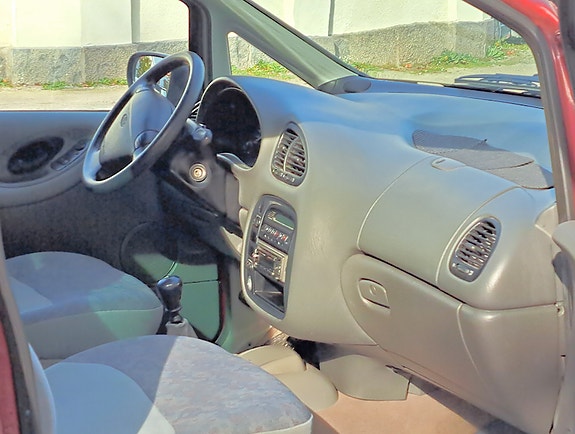 Ford Galaxy 10 of 12