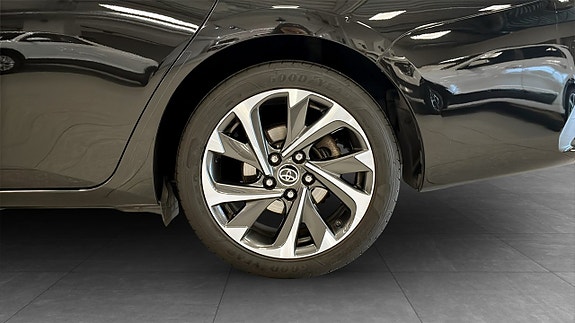 Toyota Auris 9 of 12