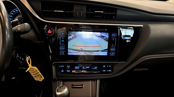Toyota Auris 12 of 12