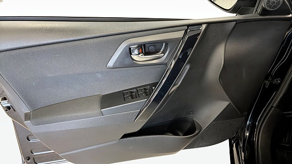 Toyota Auris 11 of 12