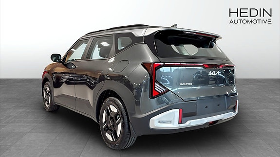 Kia Seltos 3 of 12