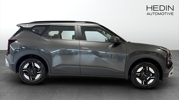 Kia Seltos 6 of 12