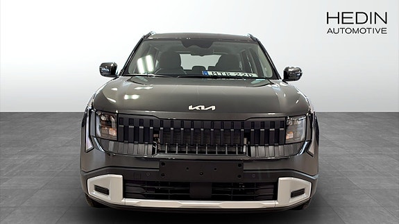 Kia Seltos 8 of 12