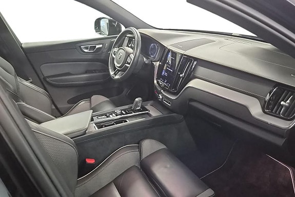 Volvo XC60 11 of 24
