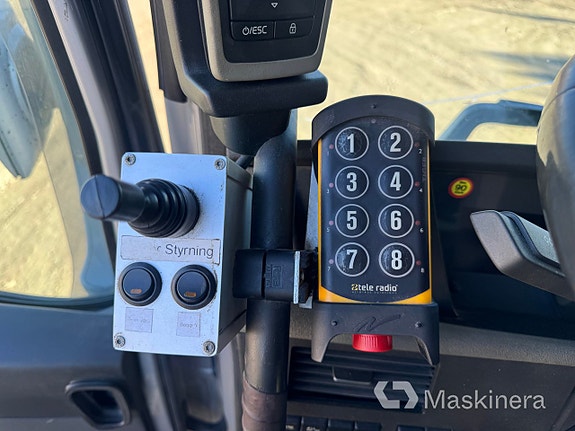 Maskintrailerekipage Volvo 750 med Vang trailer 18 of 27
