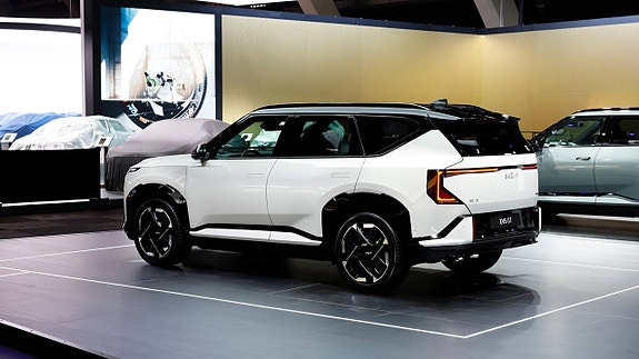 Kia EV5 3 of 10