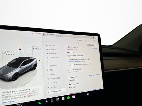 Tesla Model Y 23 of 30