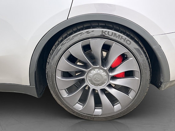 Tesla Model Y 30 of 30