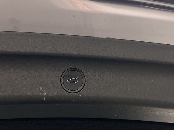 Tesla Model Y 12 of 30