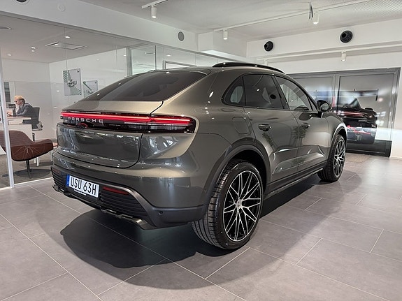 Porsche Macan 4 5 of 23